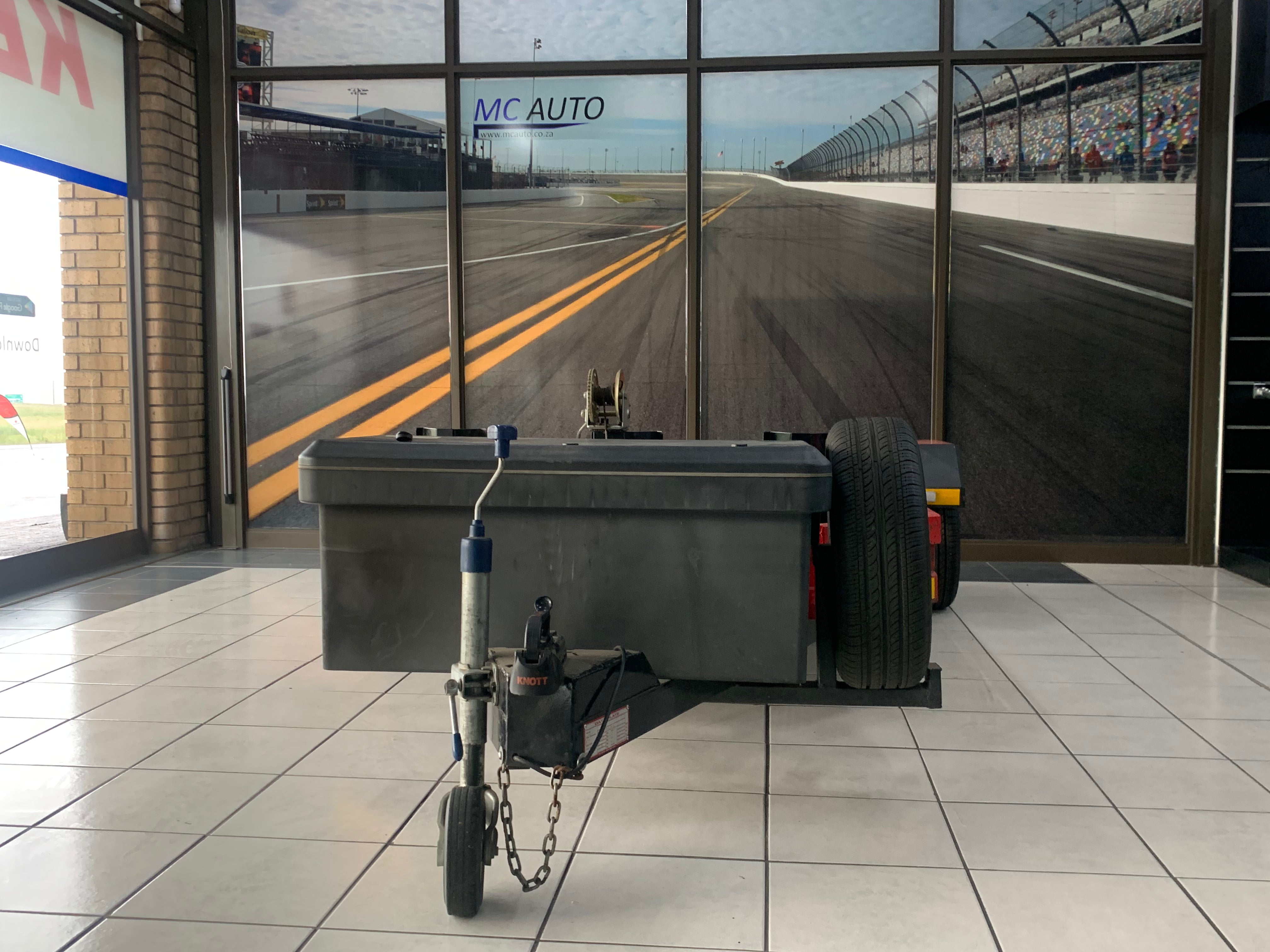 2019 TORSION THREE BIKE TRAILER EASY LOADER