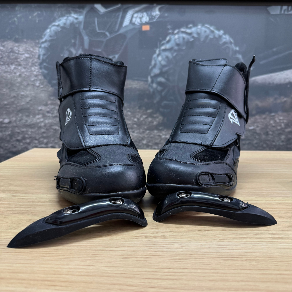 Pre-Loved (USED) Vega Merge Black Boots -(UK 11)