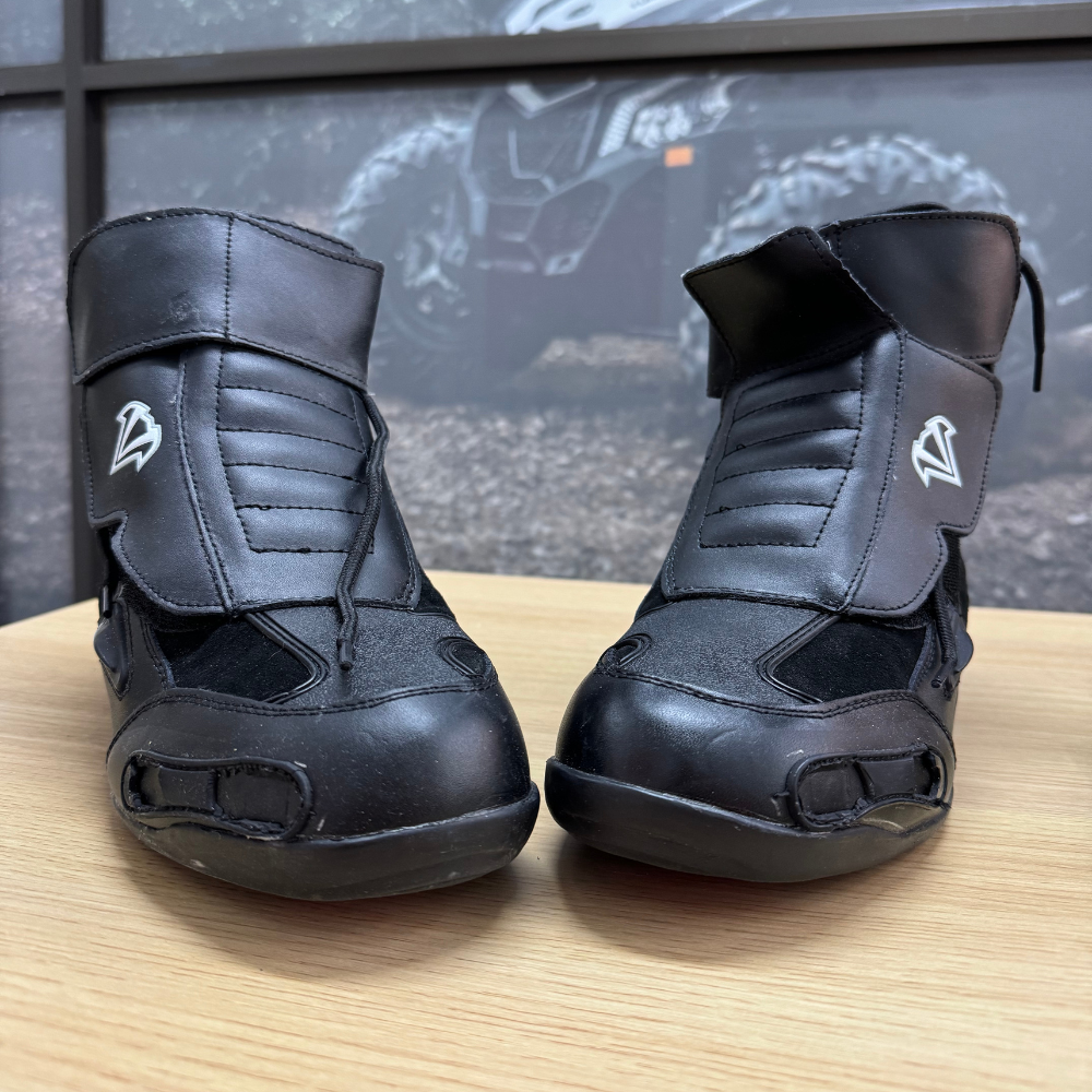 Pre-Loved (USED) Vega Merge Black Boots -(UK 11)